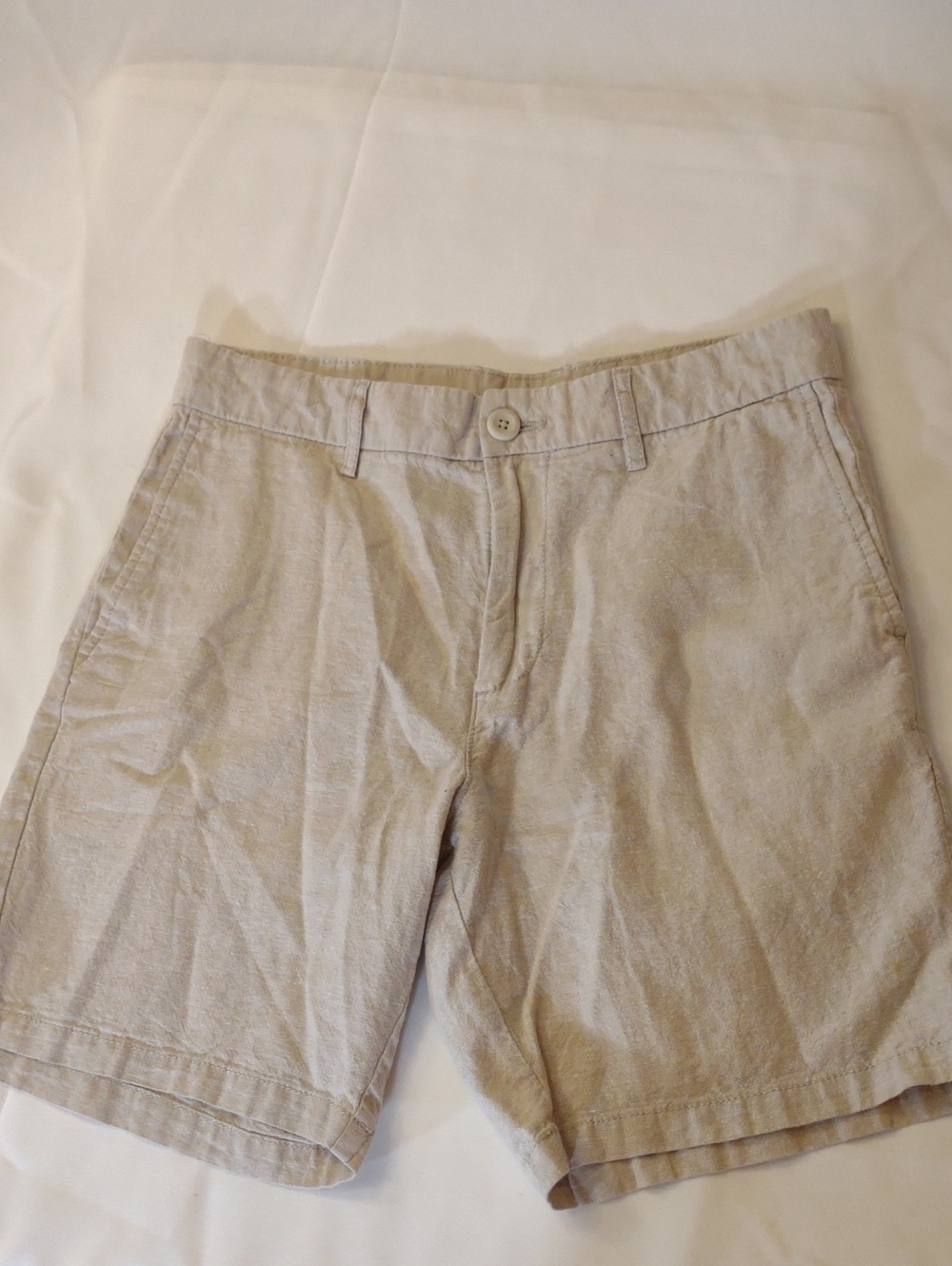 Old Navy Beige Flat-Front Linen Blend Men’s Shorts - Size 31